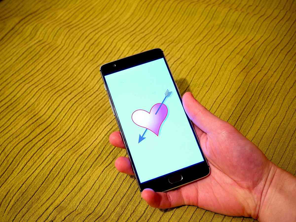 How the First-Message Rule Determines Which Dating App Fits Your Intent