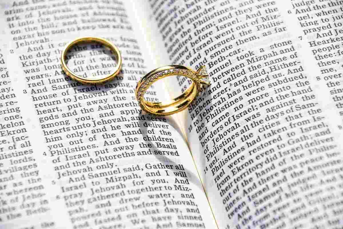 Writing Wedding Vows: Choosing Structure, Length and the Balance of Personal and Traditional